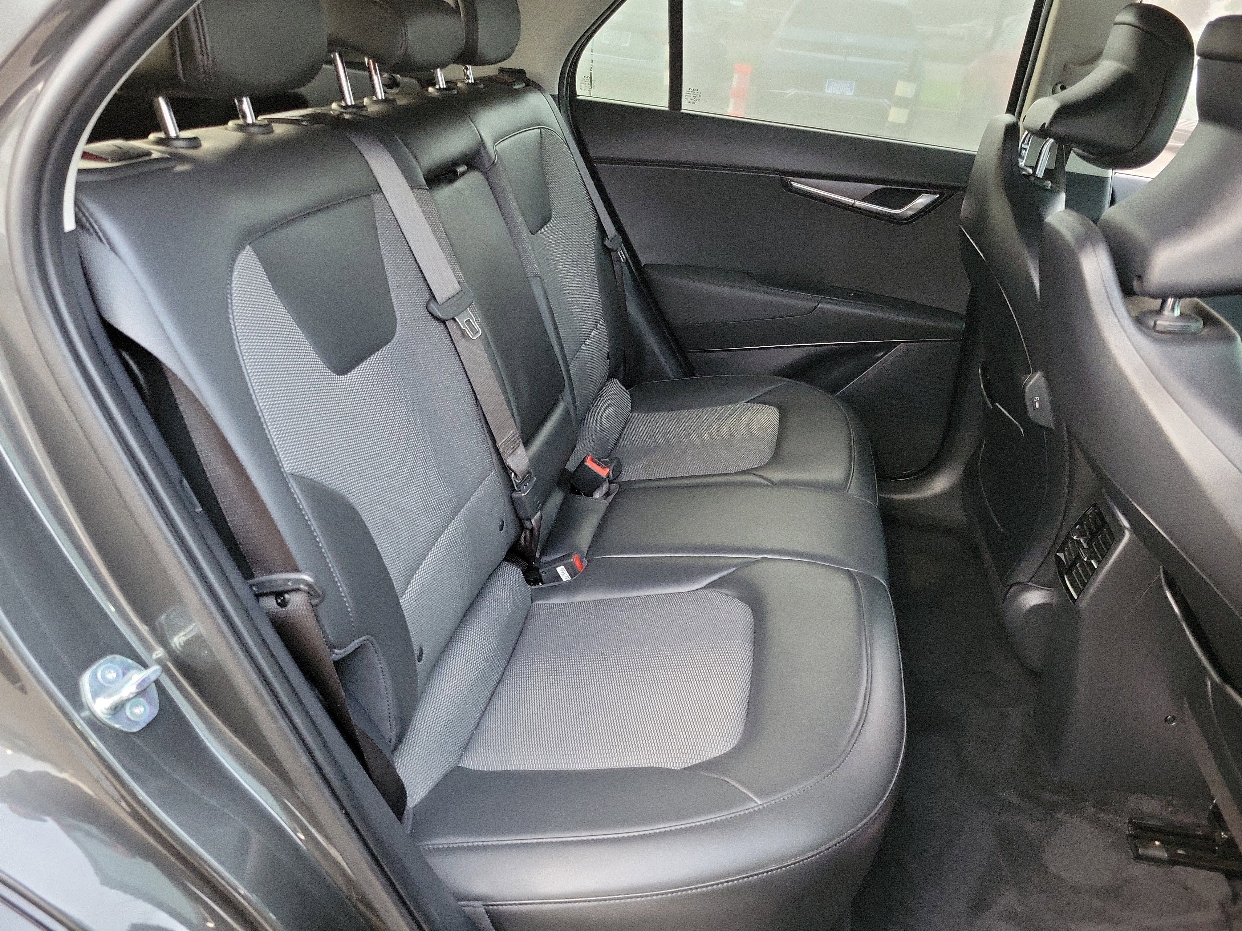 Used 2025 Kia Niro Wind image 23