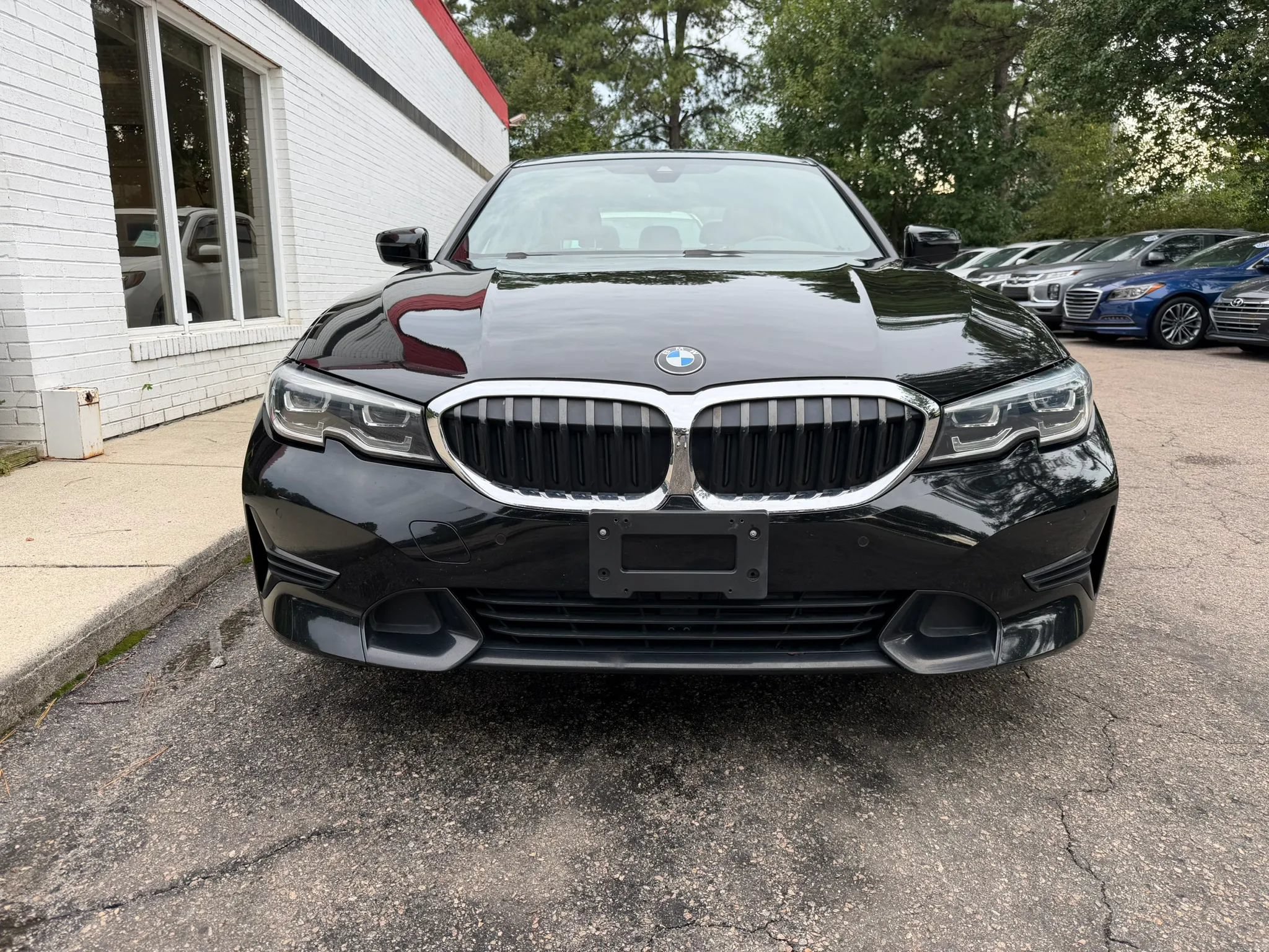 Used 2019 BMW 330i xDrive Sedan w/ Convenience Package AWD/4WD image 3