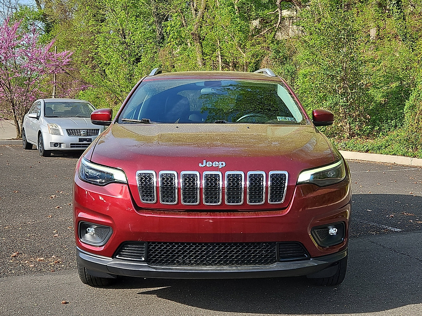 Used 2019 Jeep Cherokee Latitude Plus w/ Cold Weather Group image 2