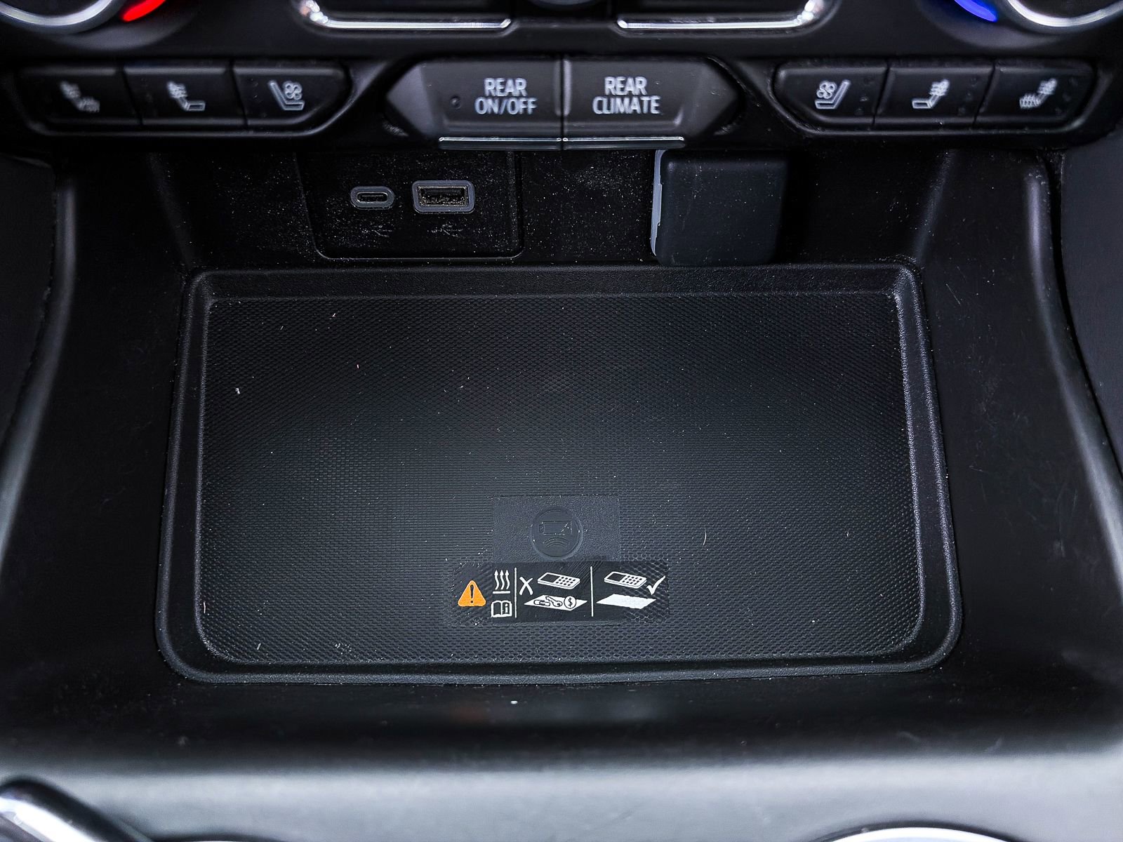 Used 2024 Chevrolet Suburban High Country AWD/4WD image 30