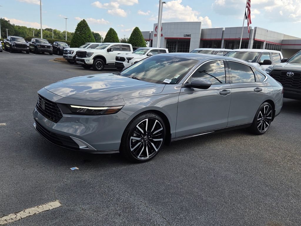 Used 2024 Honda Accord Touring image 3