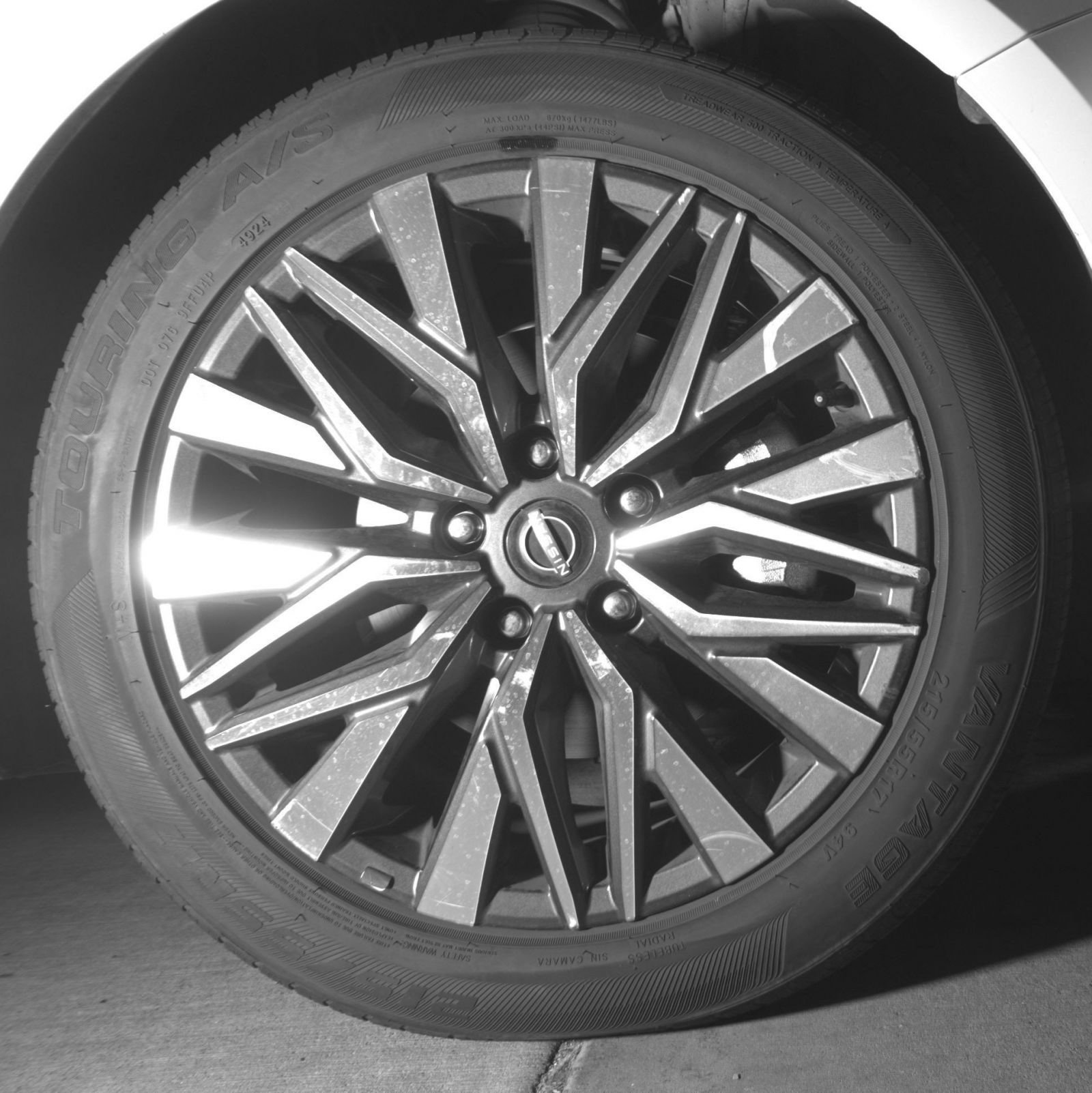 Used 2025 Nissan Altima 2.5 SV FWD image 13