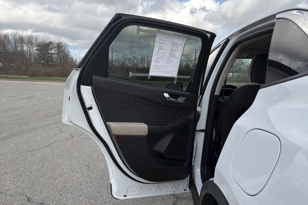 Used 2020 Ford Escape SE image 22