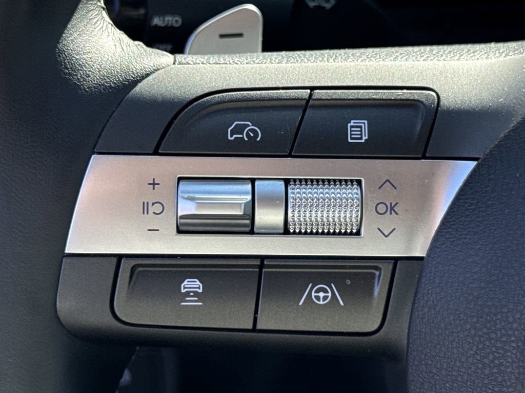 Used 2025 Hyundai Kona Limited image 25