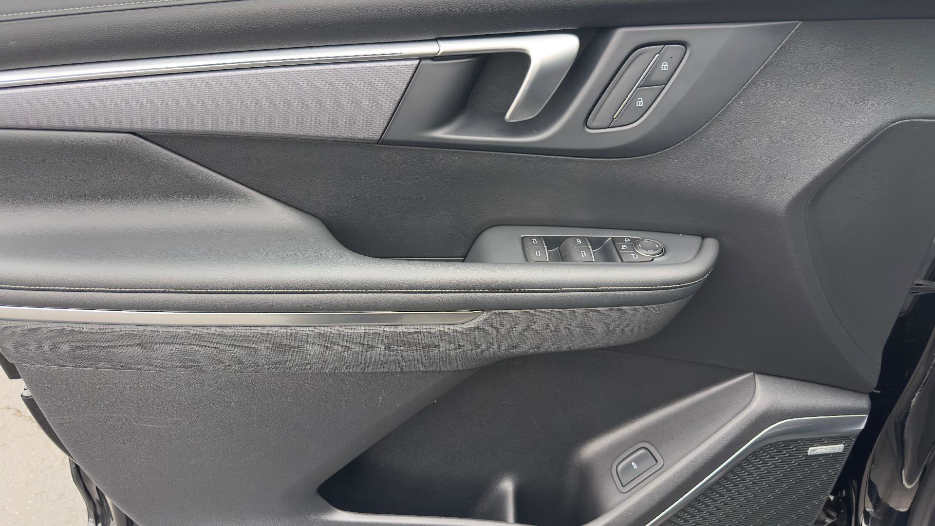 Used 2025 Buick Enclave Sport Touring image 15