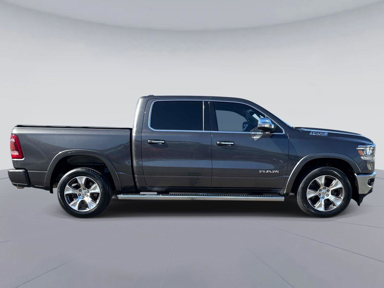 Used 2019 RAM 1500 Laramie AWD/4WD image 2