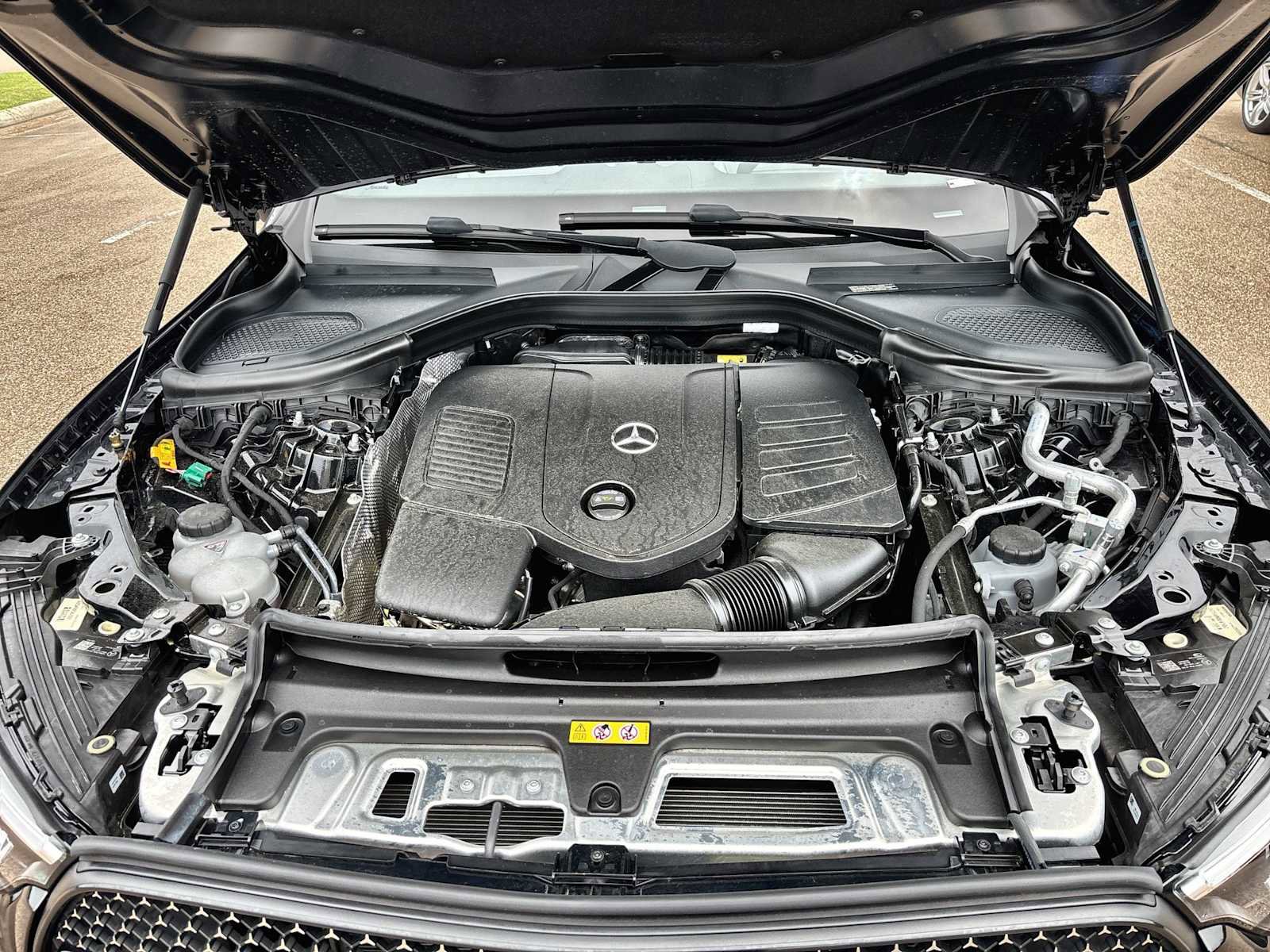 Used 2025 Mercedes-Benz GLC 350e 4MATIC image 13