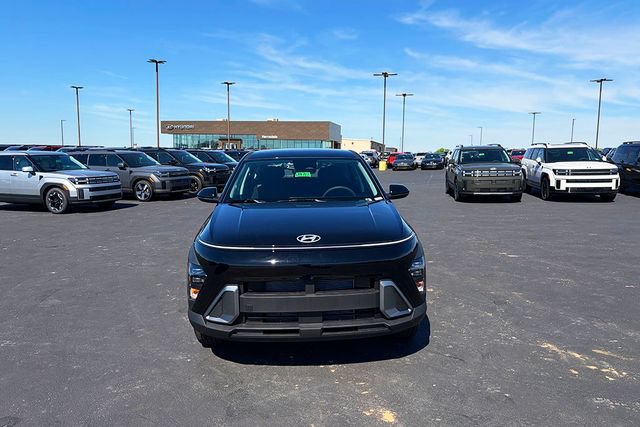 New 2026 Hyundai Kona SE AWD/4WD image 2