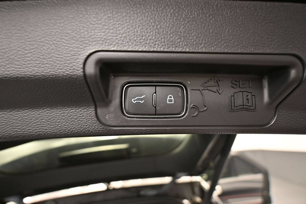 Used 2023 Ford Explorer ST-Line AWD/4WD image 46
