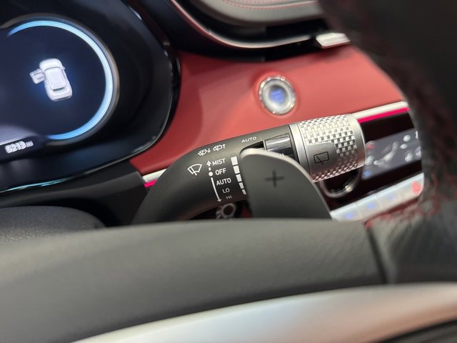 Used 2025 Genesis GV70 3.5T Sport w/ Sport Advanced Package image 40