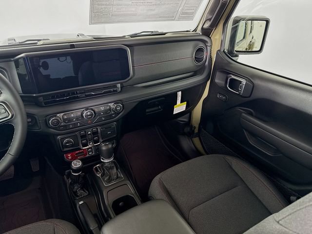 New 2025 Jeep Wrangler Unlimited Rubicon w/ Technology Group image 27