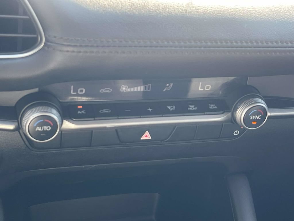 Used 2024 MAZDA MAZDA3 s FWD image 27