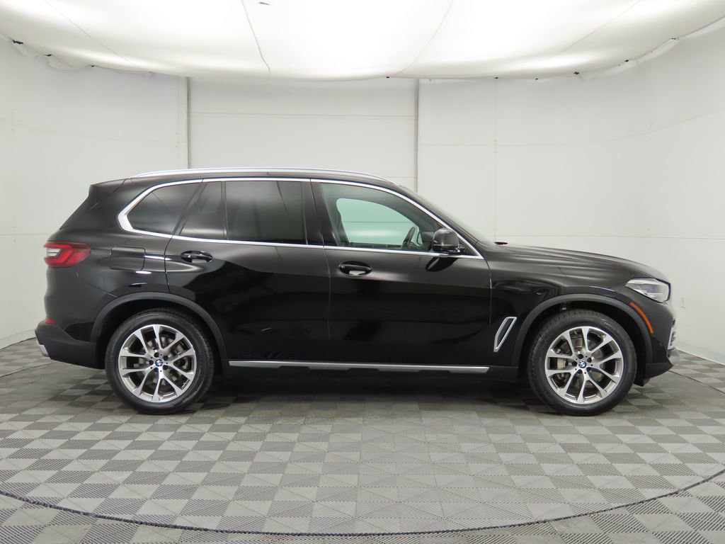 Used 2022 BMW X5 xDrive40i w/ Parking Assistance Package image 4