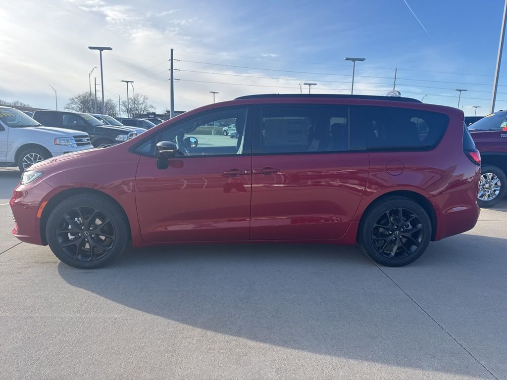New 2026 Chrysler Pacifica Select w/ S Appearance Package FWD image 26