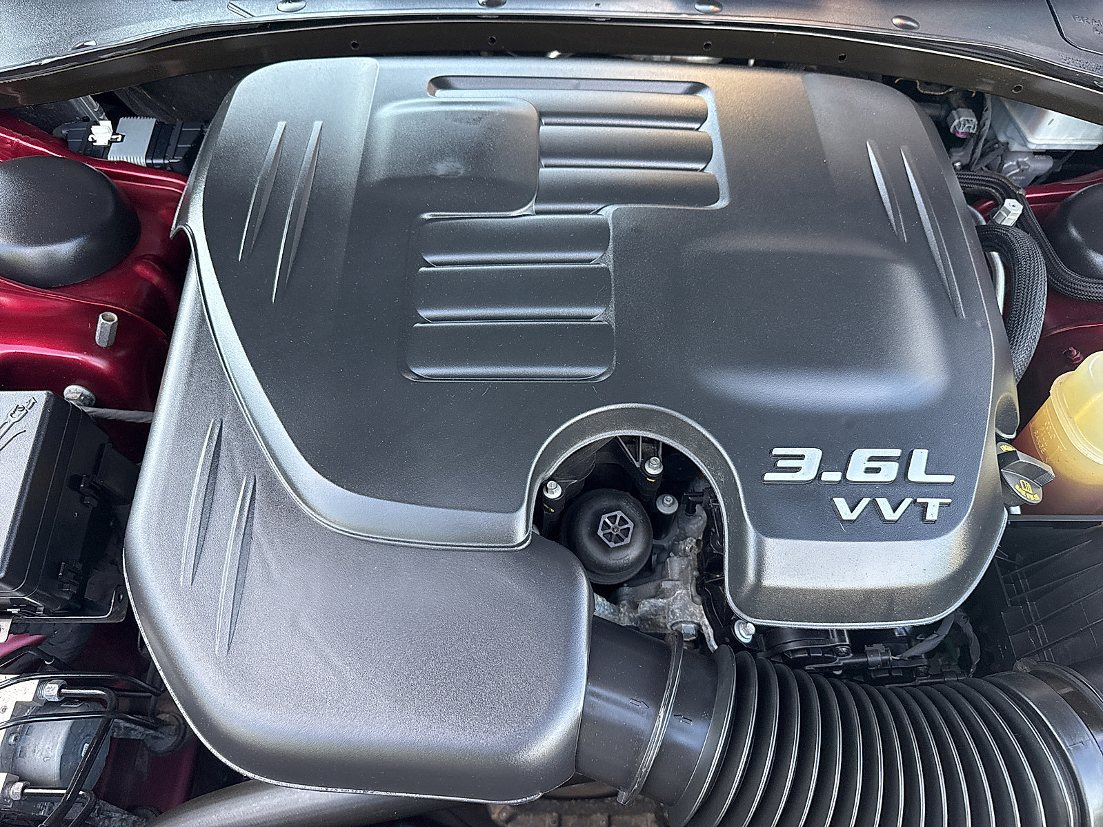 Used 2020 Dodge Charger SXT RWD image 6