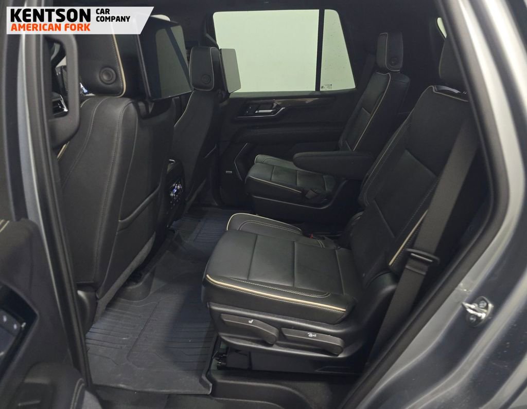 Used 2025 GMC Yukon Elevation w/ Elevation Premium Package AWD/4WD image 7
