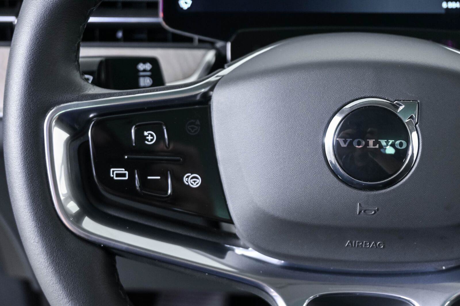Used 2025 Volvo EX90 Ultra AWD/4WD image 10