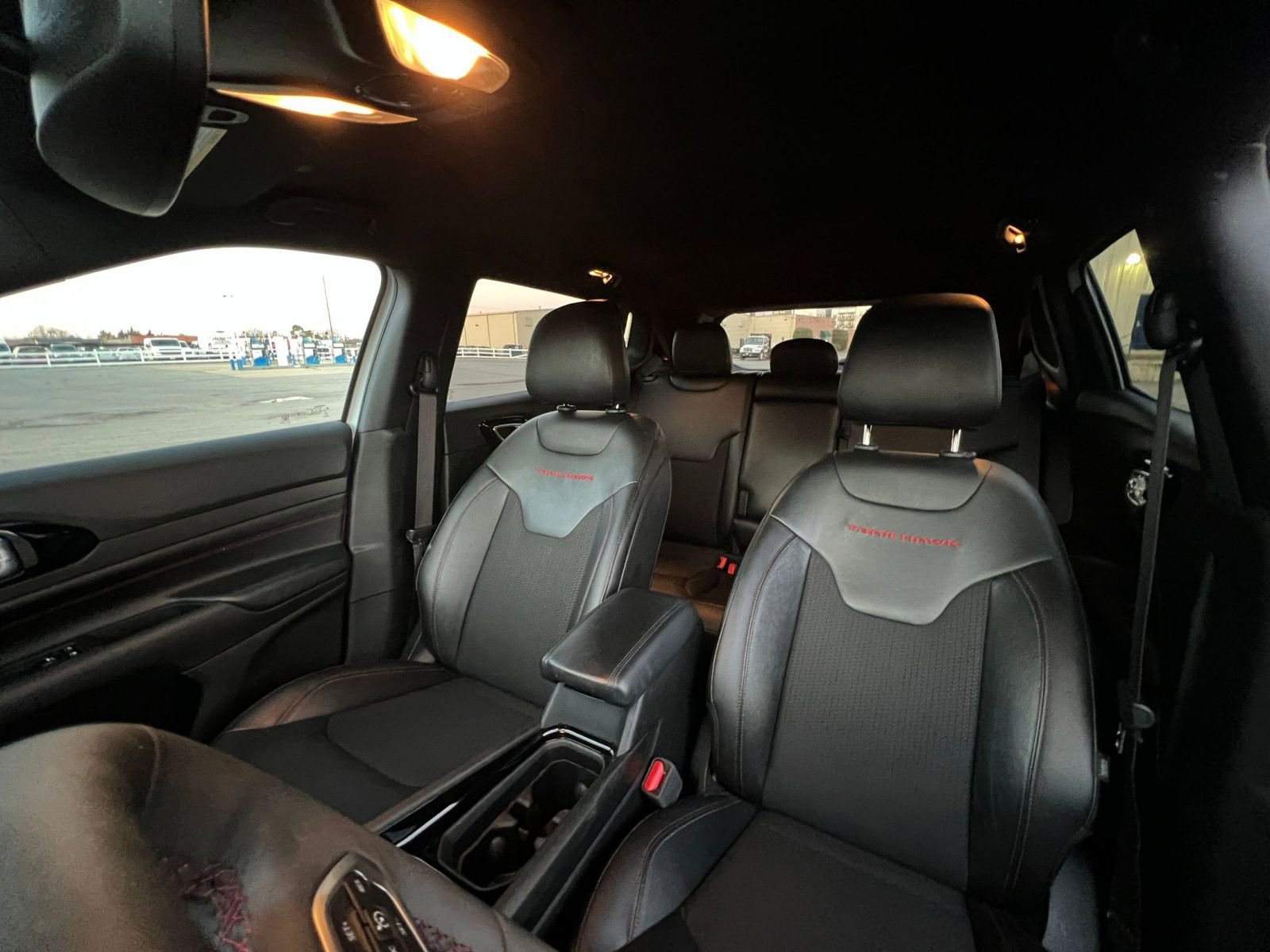 Used 2025 Jeep Compass Trailhawk image 35