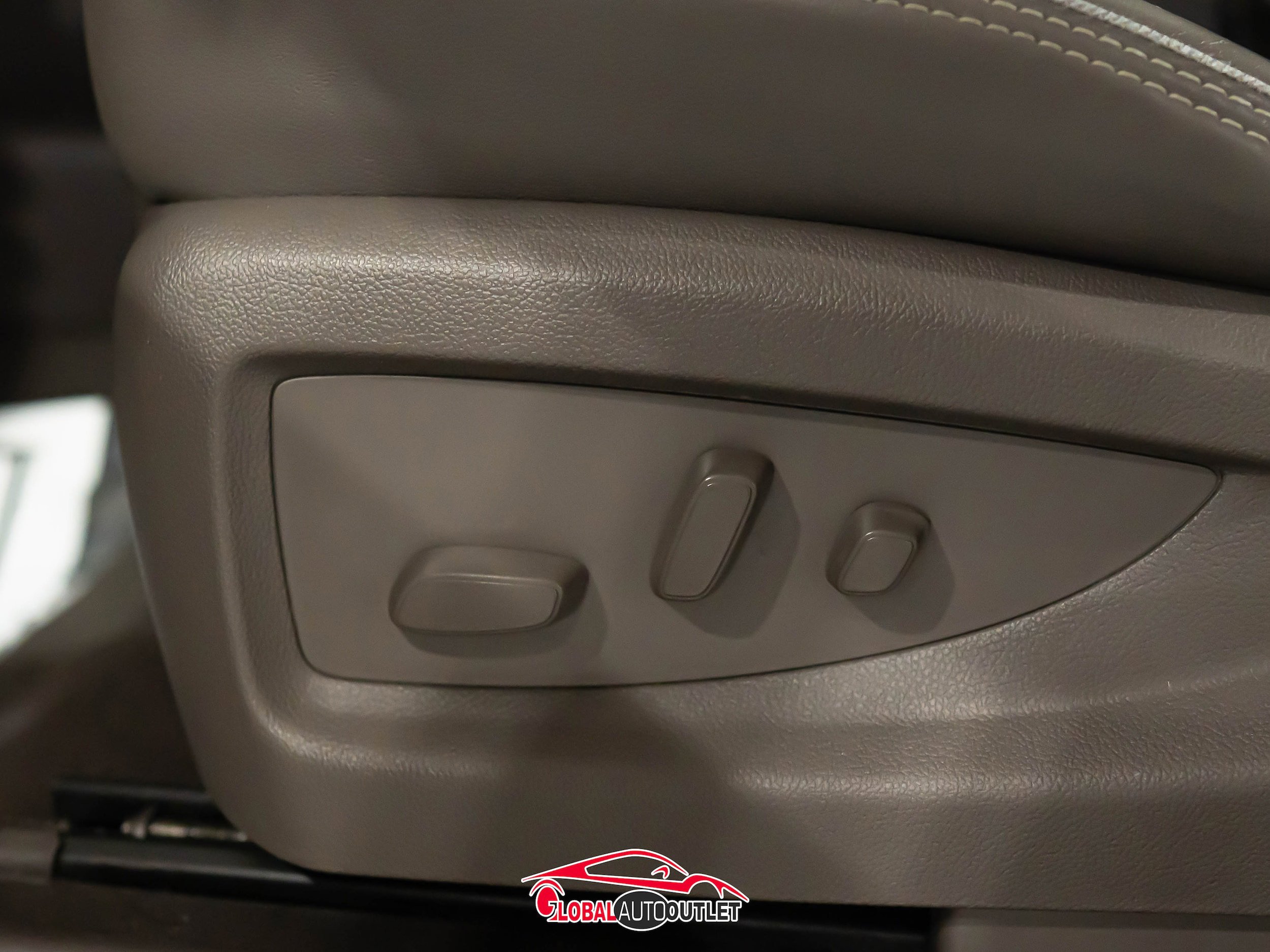 Used 2019 GMC Yukon Denali w/ Denali Ultimate Package AWD/4WD image 40