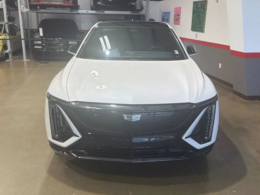 Used 2024 Cadillac Lyriq Sport AWD/4WD image 8