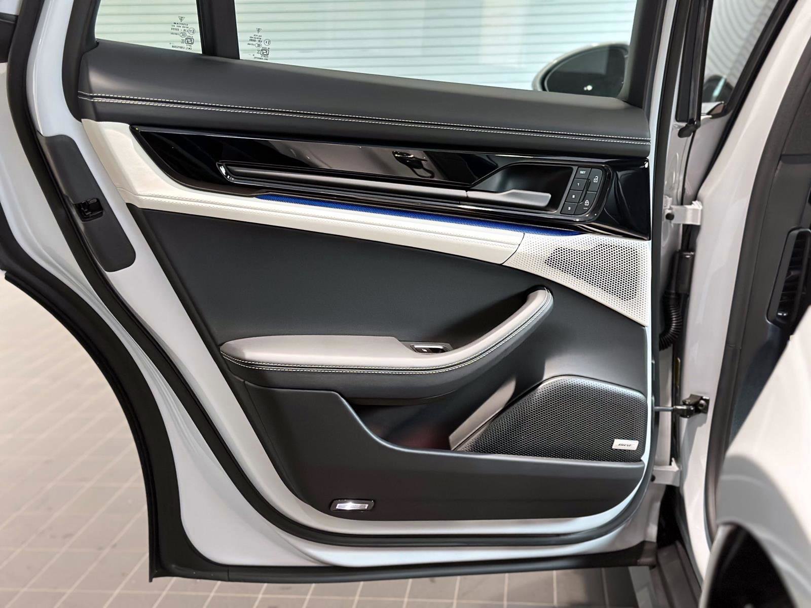 New 2026 Porsche Panamera 4 image 13