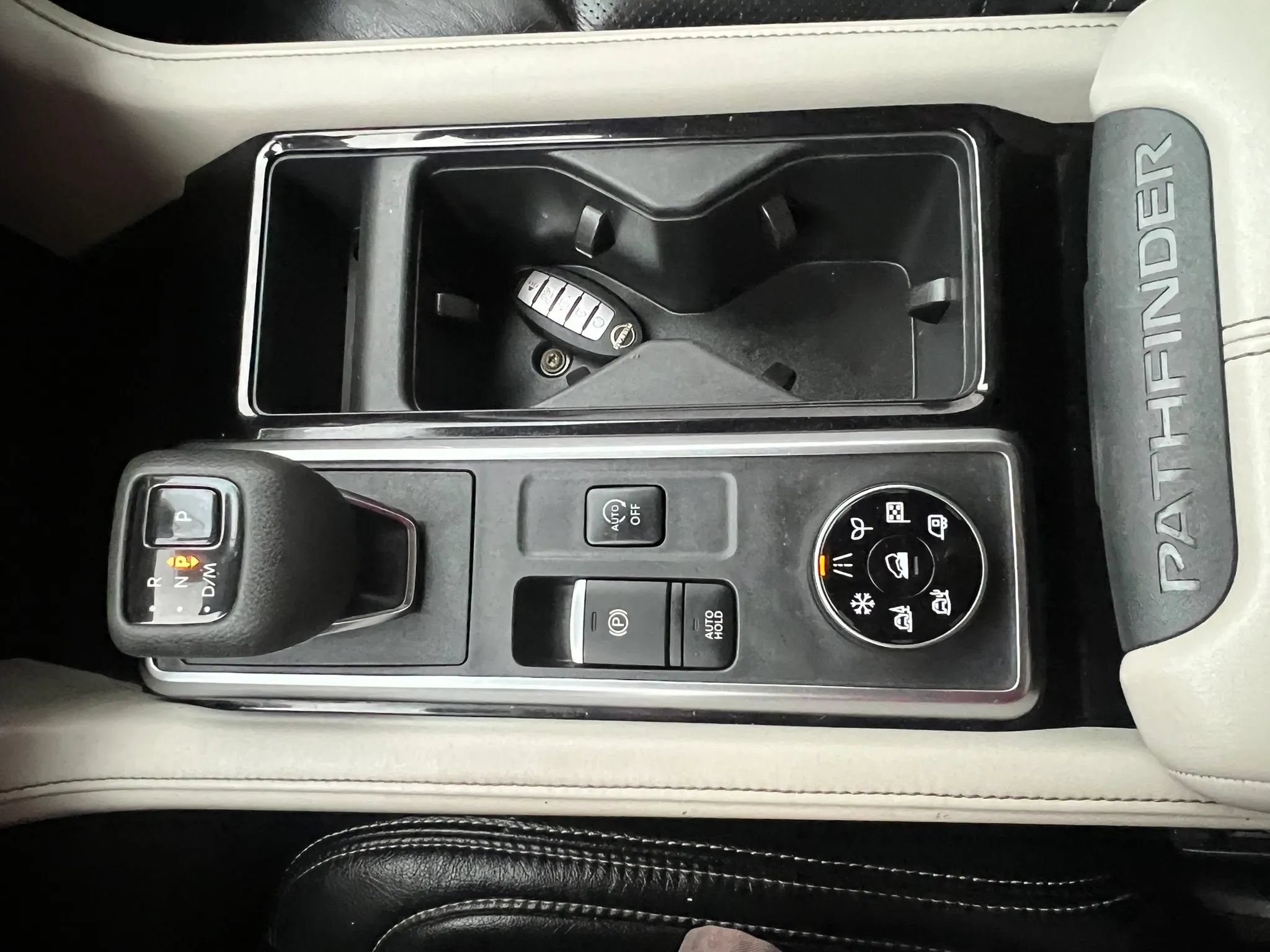 Used 2022 Nissan Pathfinder SV w/ SV Premium Package AWD/4WD image 23