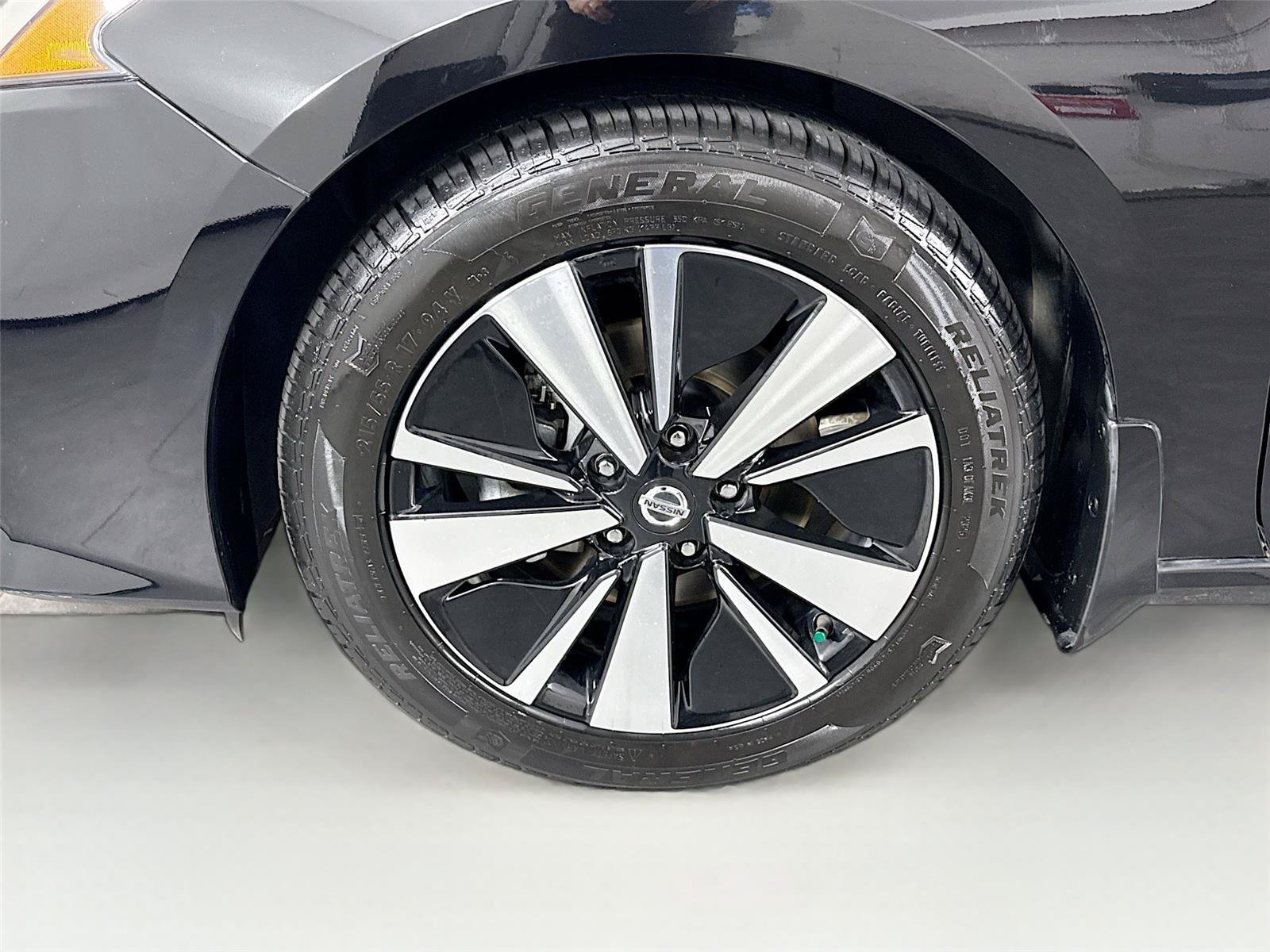 Used 2022 Nissan Altima 2.5 SL FWD image 43