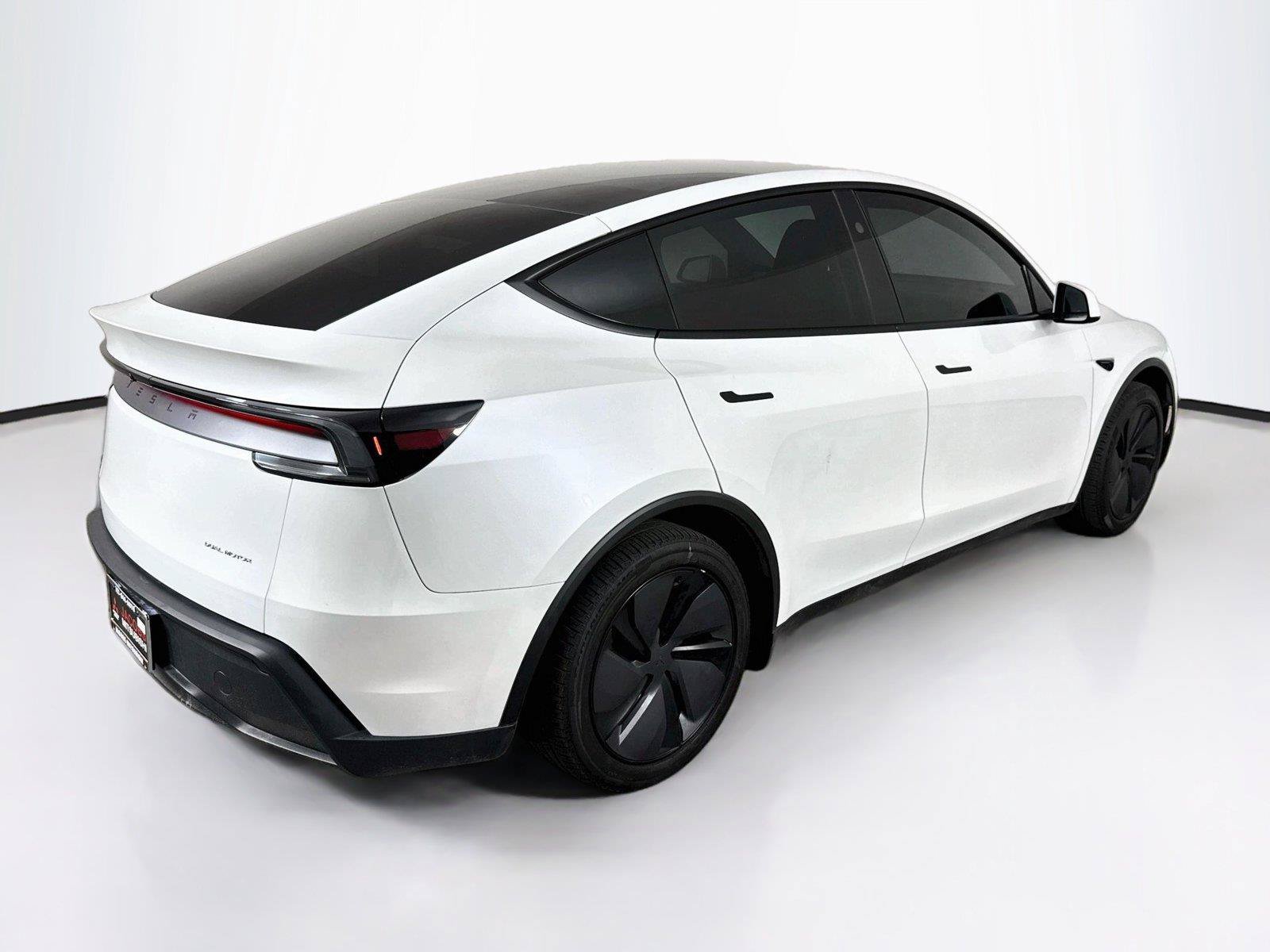 Used 2026 Tesla Model Y Long Range AWD/4WD image 3