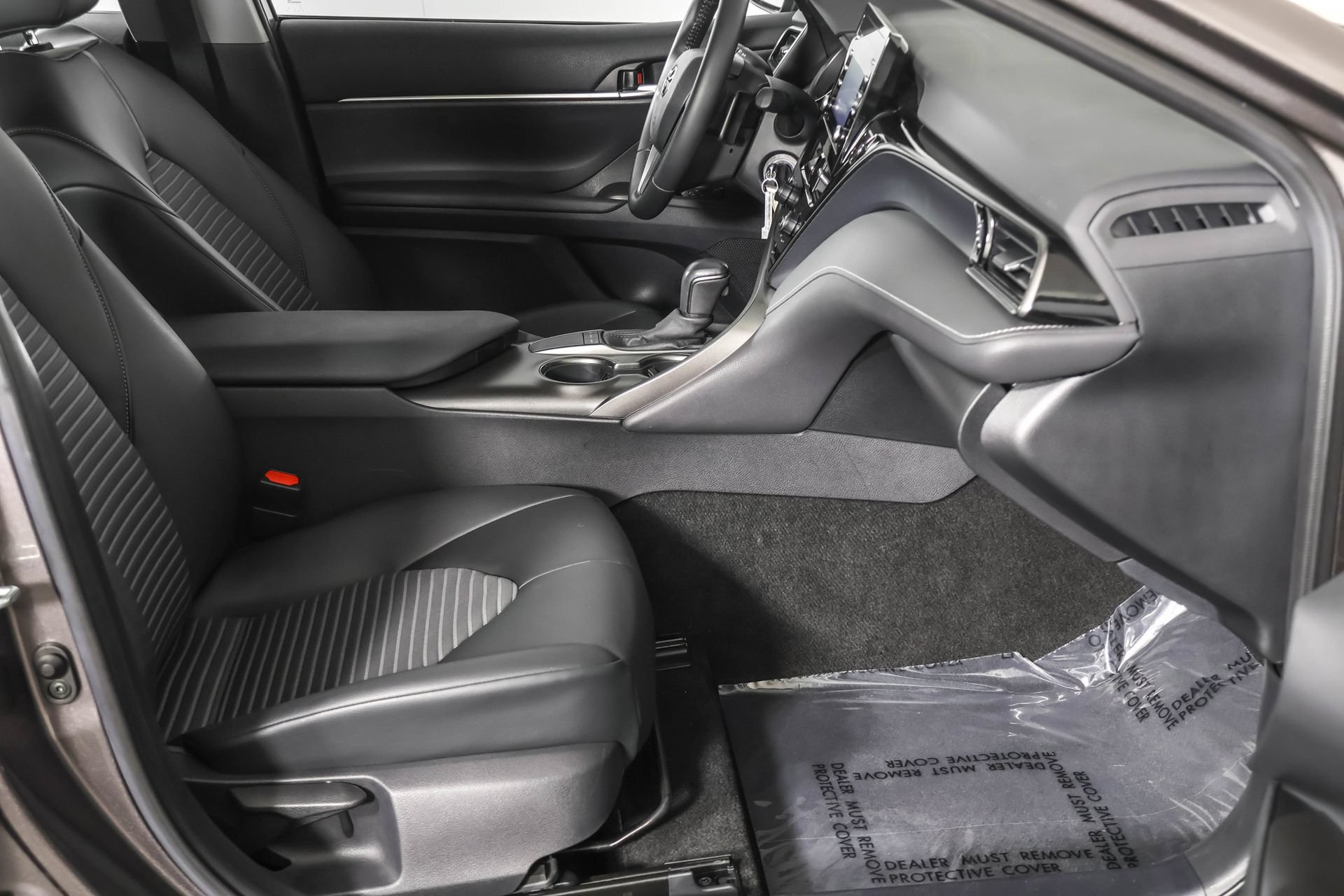 Used 2022 Toyota Camry SE FWD image 43