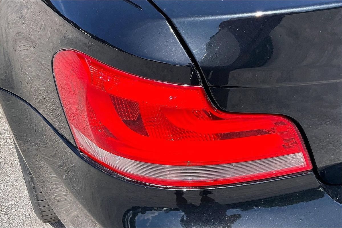Used 2012 BMW 135i Convertible RWD image 18