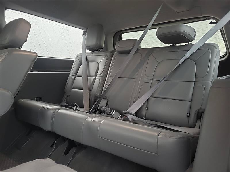 Used 2020 Lincoln Navigator L Reserve w/ Equipment Group 208A Reserve AWD/4WD image 9