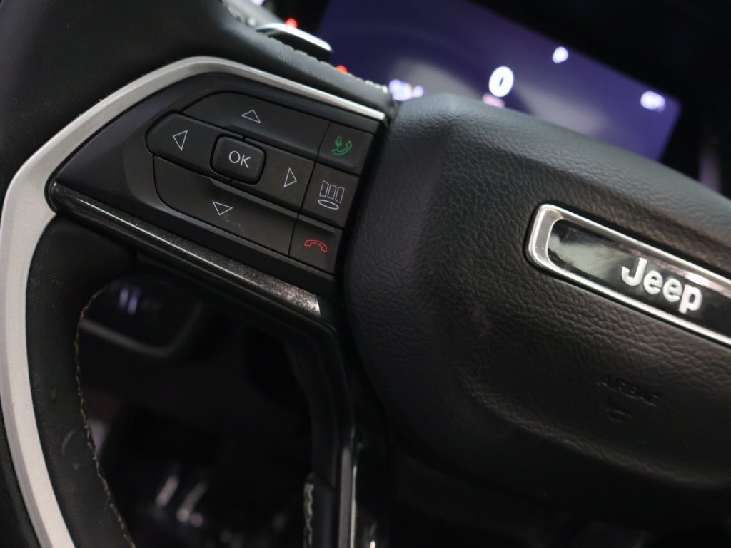 Used 2023 Jeep Grand Cherokee Altitude AWD/4WD image 19