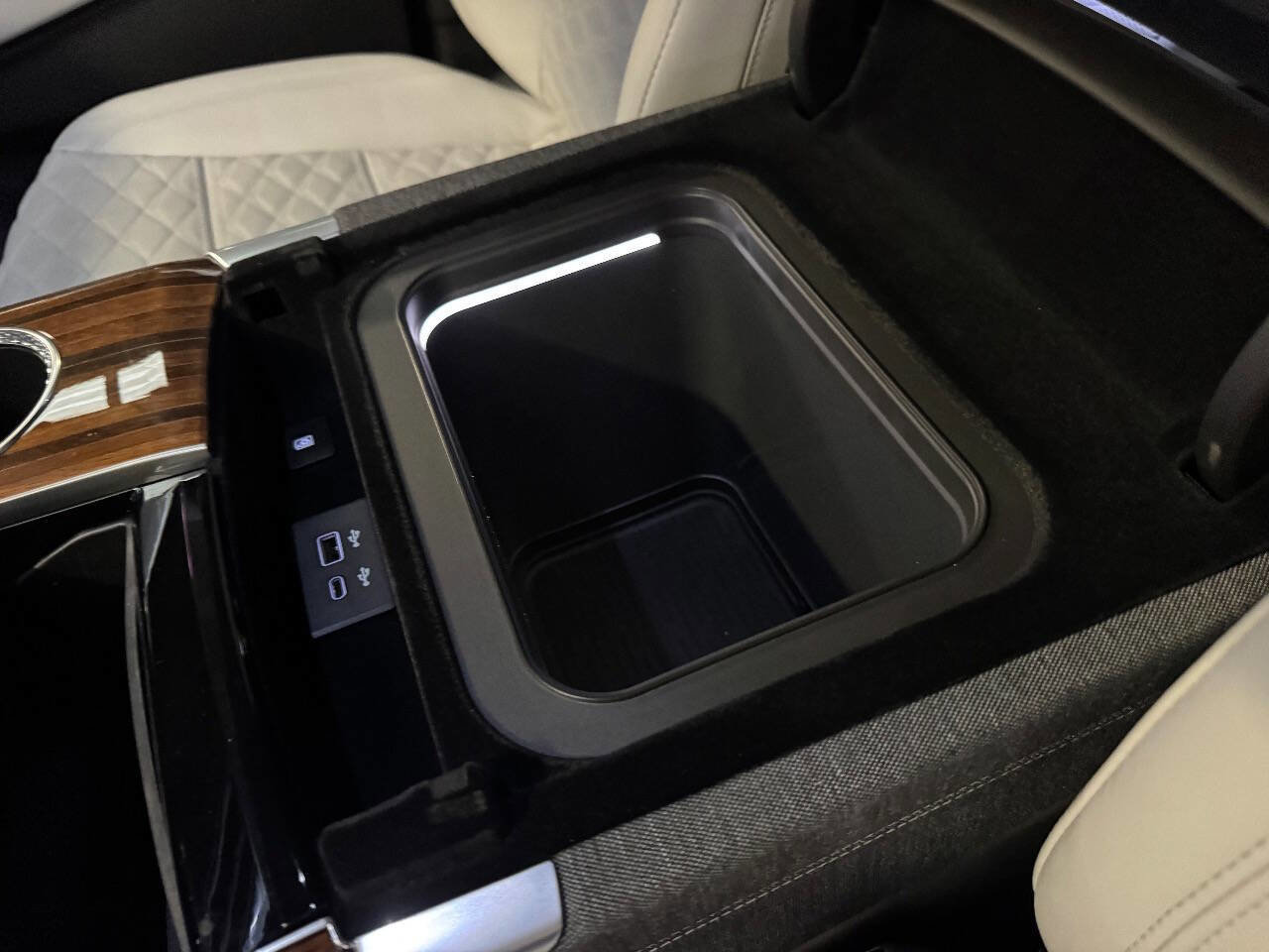 Used 2025 Cadillac Escalade Sport Platinum w/ LPO, ONYX Package image 10