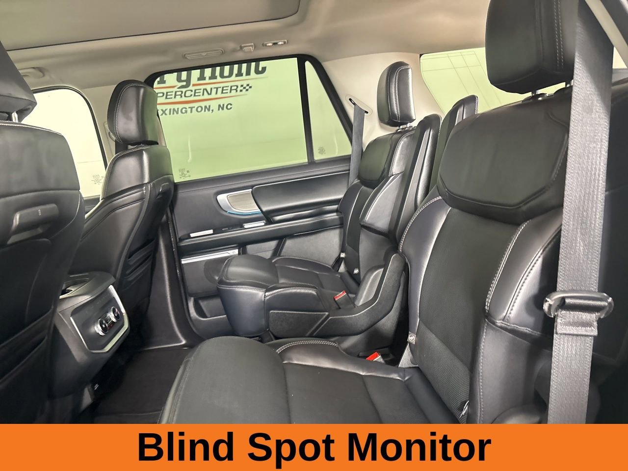 Used 2025 Ford Expedition Platinum image 21