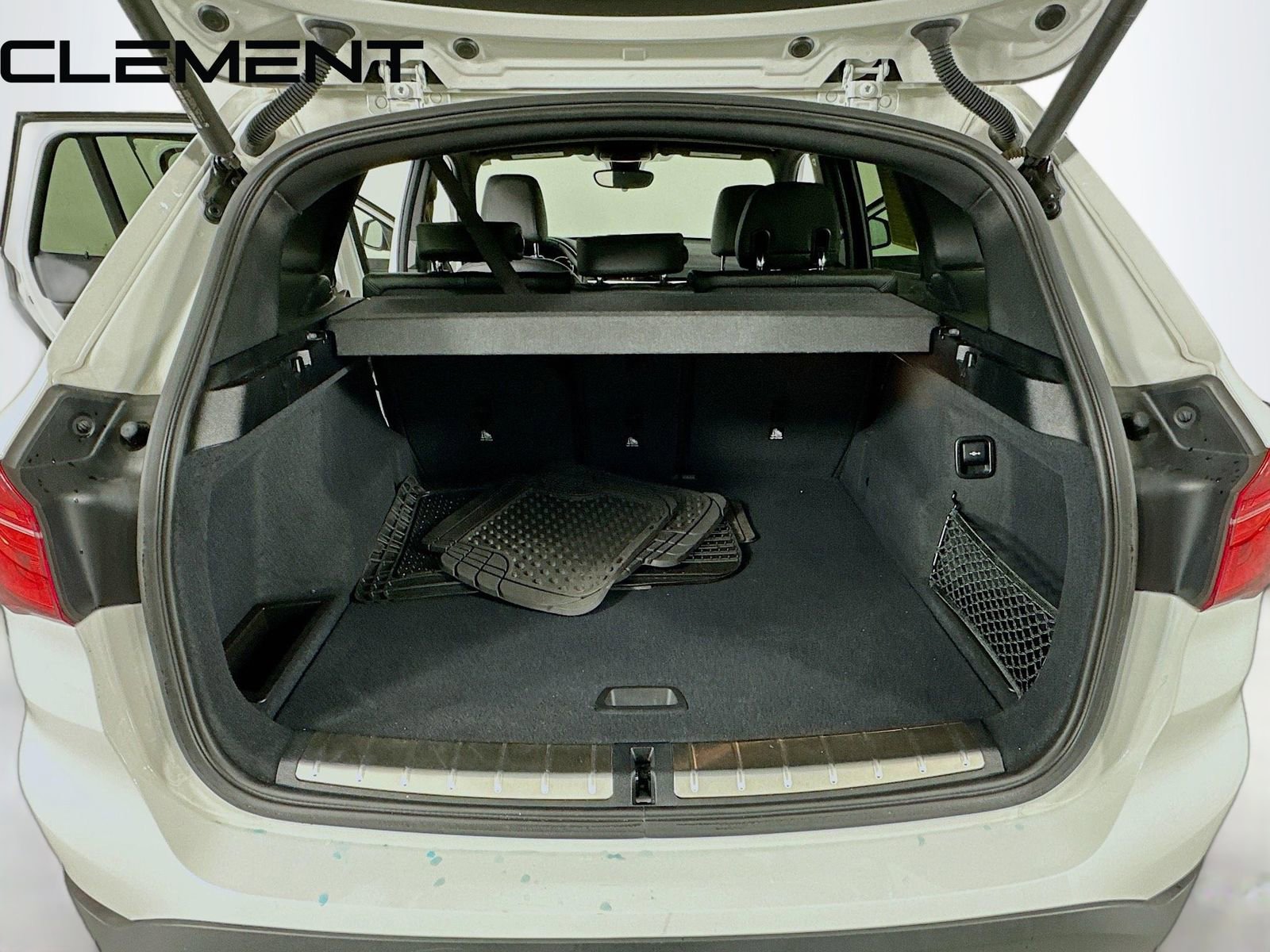 Used 2020 BMW X1 xDrive28i image 11