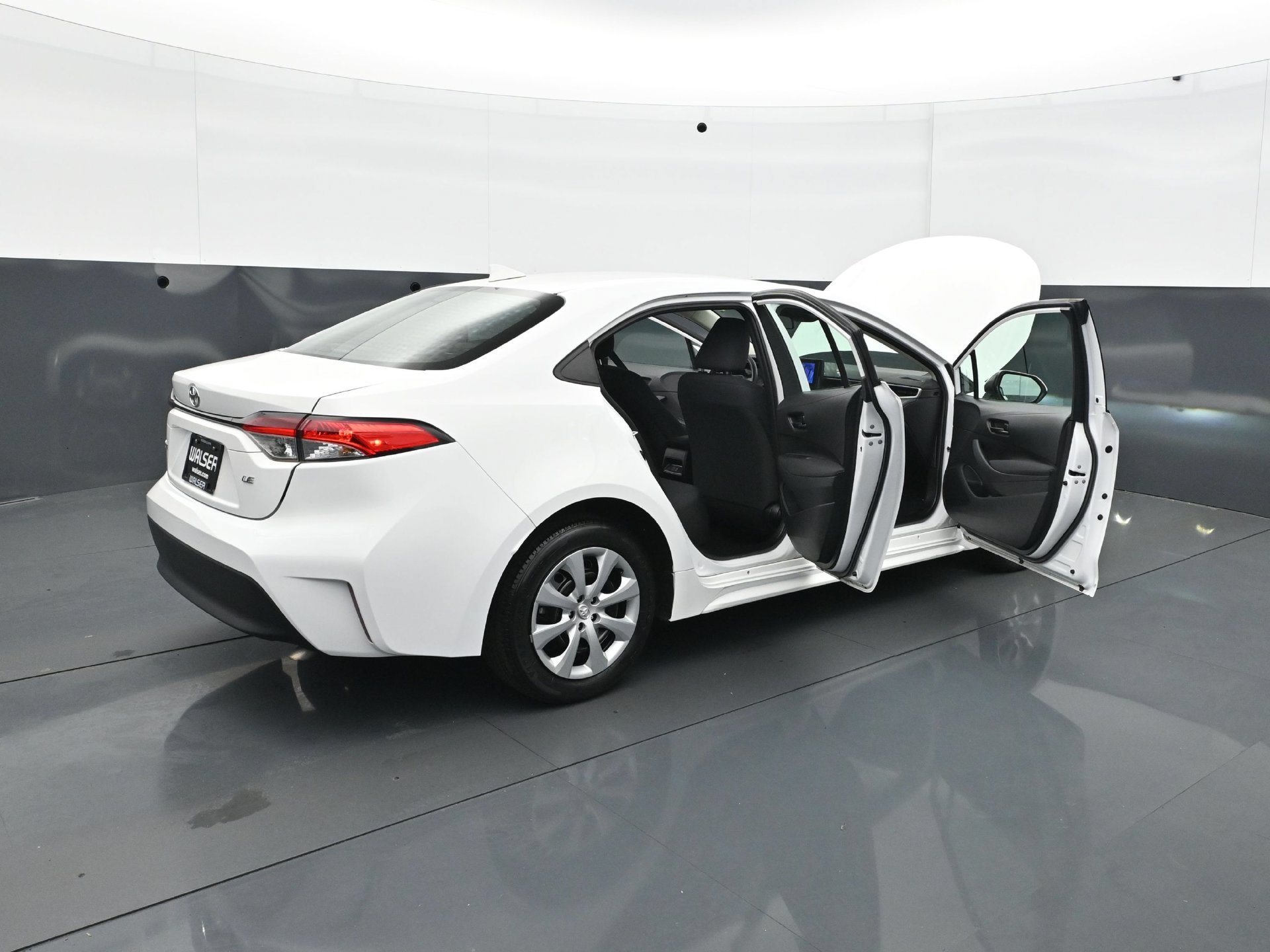 Used 2024 Toyota Corolla LE FWD image 32