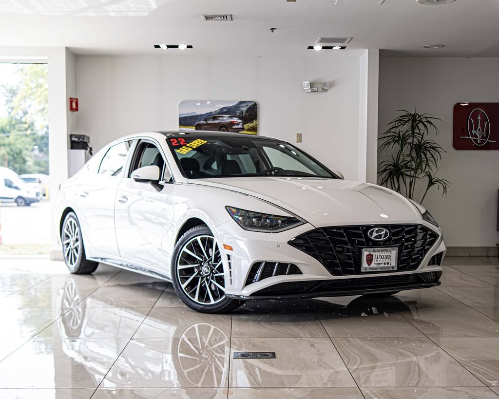 Used 2022 Hyundai Sonata Limited w/ Cargo Package FWD image 5