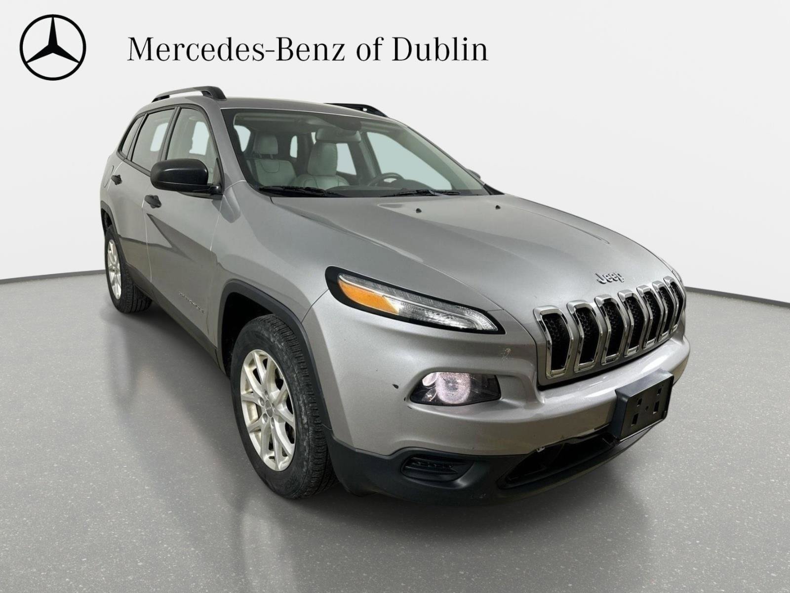Used 2015 Jeep Cherokee Sport w/ Sport Appearance Group AWD/4WD image 3