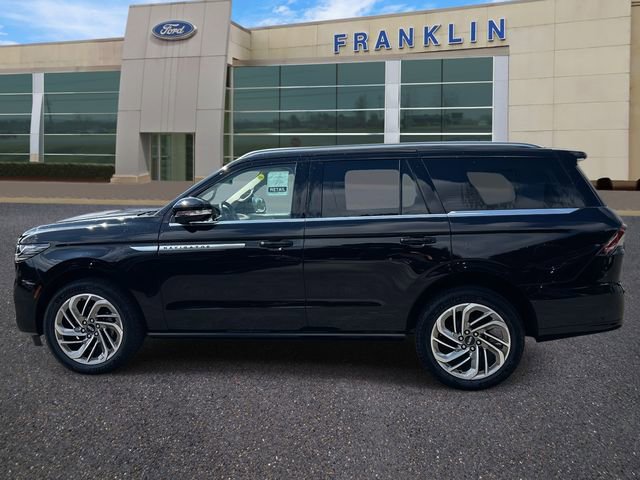 New 2025 Lincoln Navigator Reserve image 4