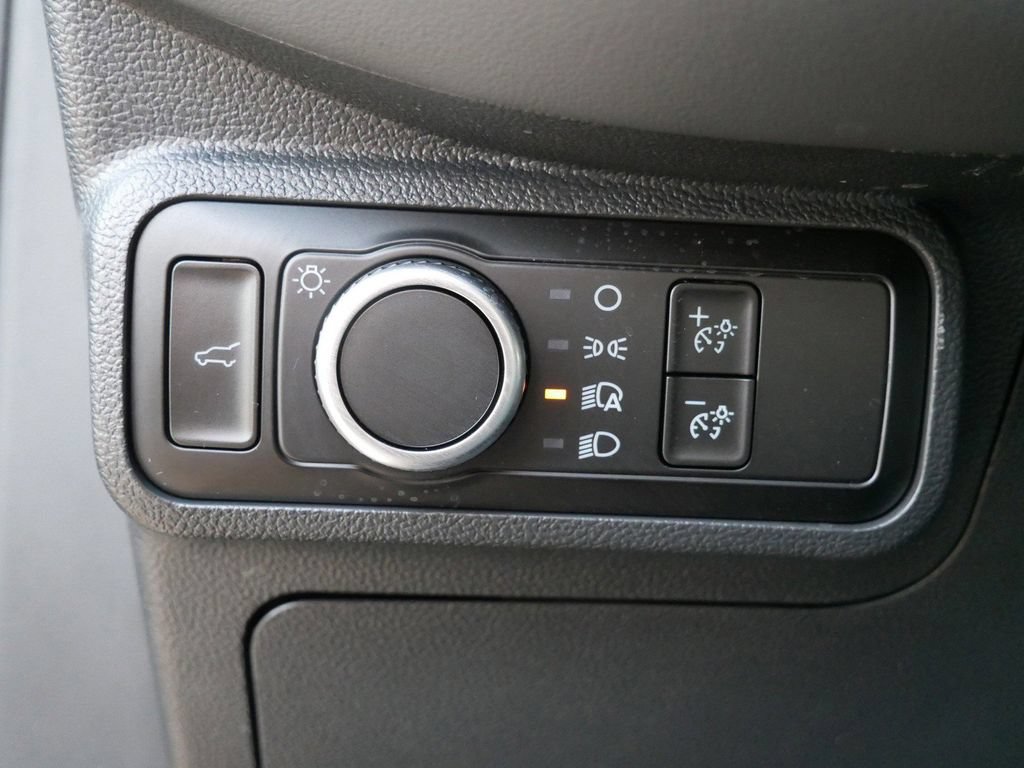Used 2026 Ford Explorer Active AWD/4WD image 18