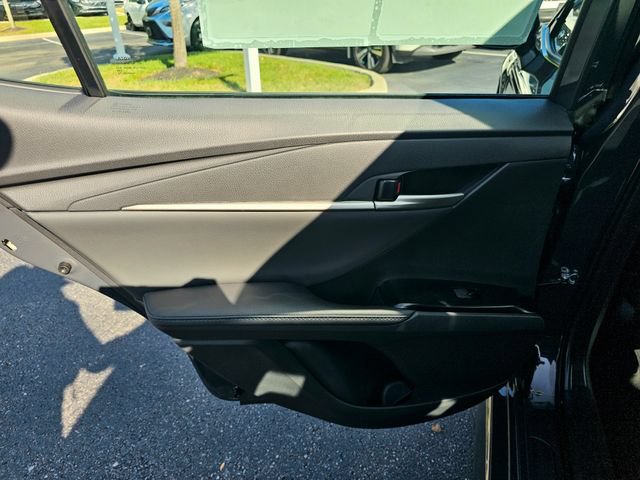 Used 2025 Toyota Camry XSE FWD image 27