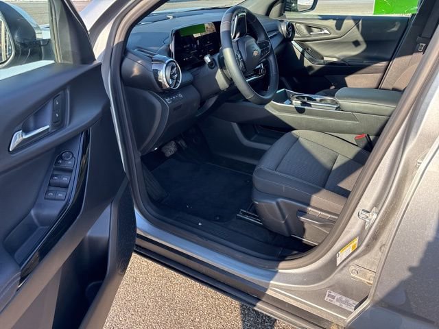 Used 2025 Chevrolet Equinox LT w/ Safety and Technology Package image 27