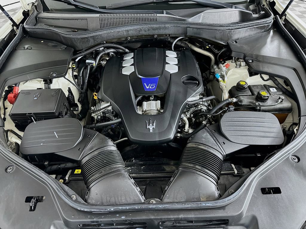 Used 2019 Maserati Levante S GranLusso AWD/4WD image 31