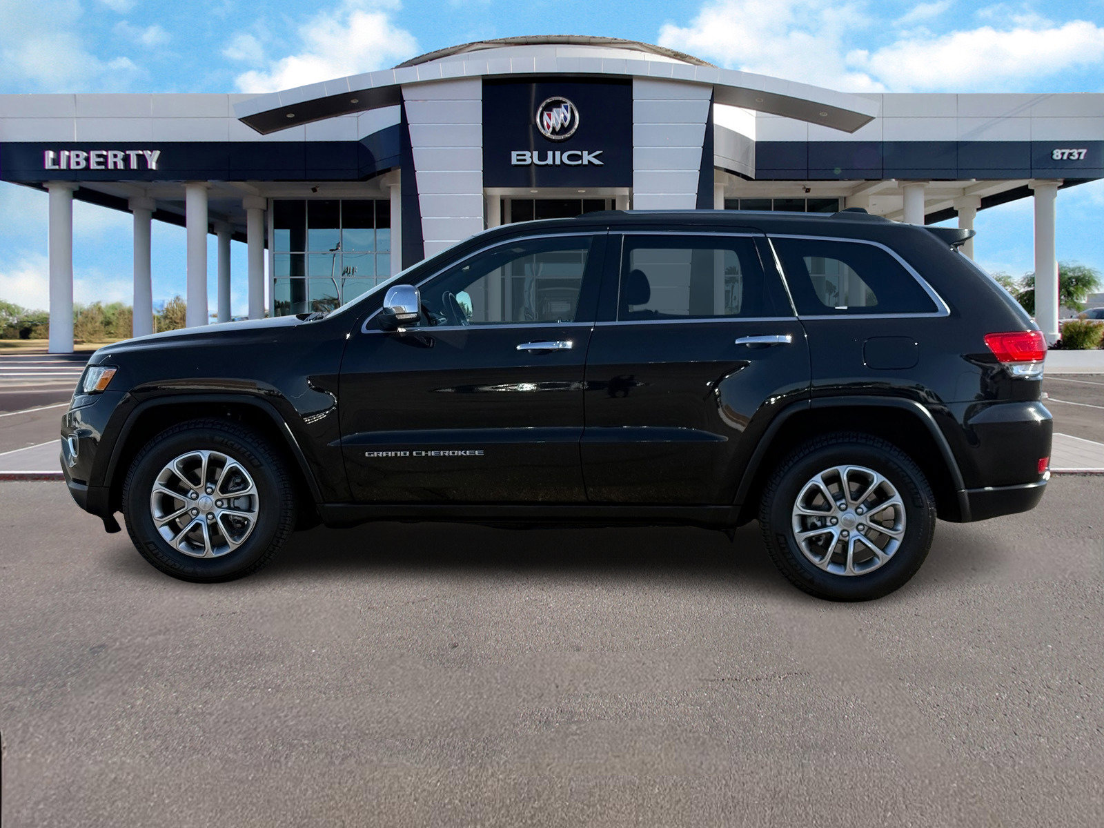 Used 2015 Jeep Grand Cherokee Limited w/ Luxury Group II image 7