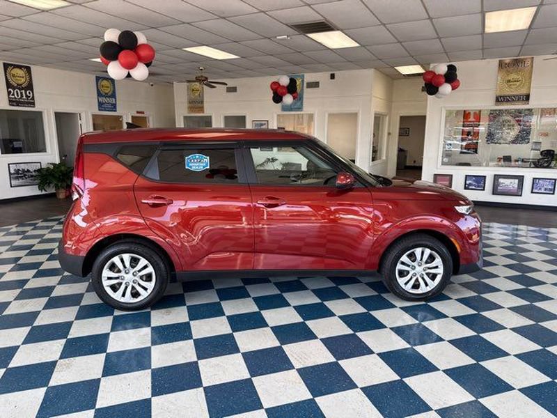 Used 2021 Kia Soul LX image 8