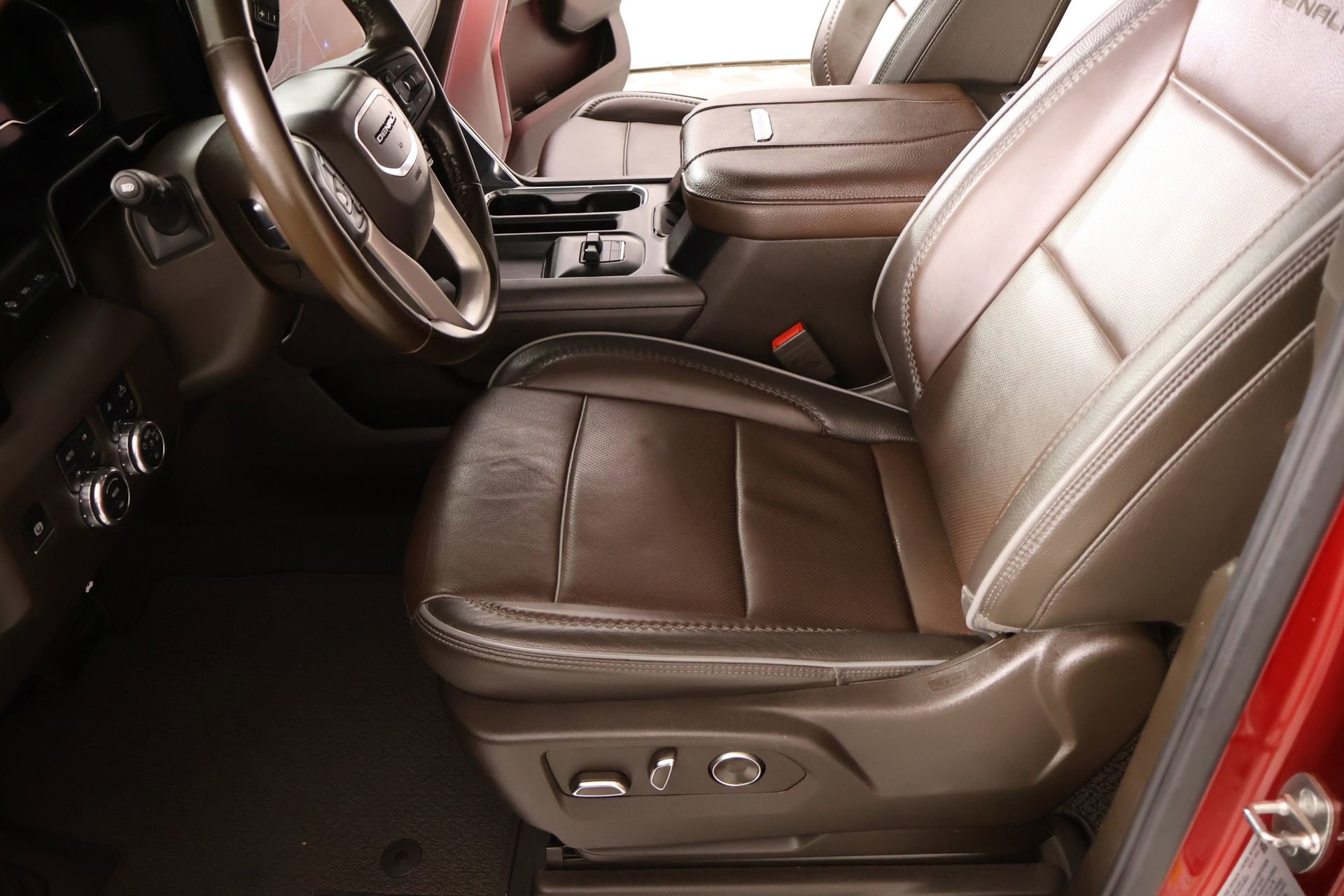 Used 2024 GMC Sierra 2500 Denali w/ Denali Reserve Package AWD/4WD image 12