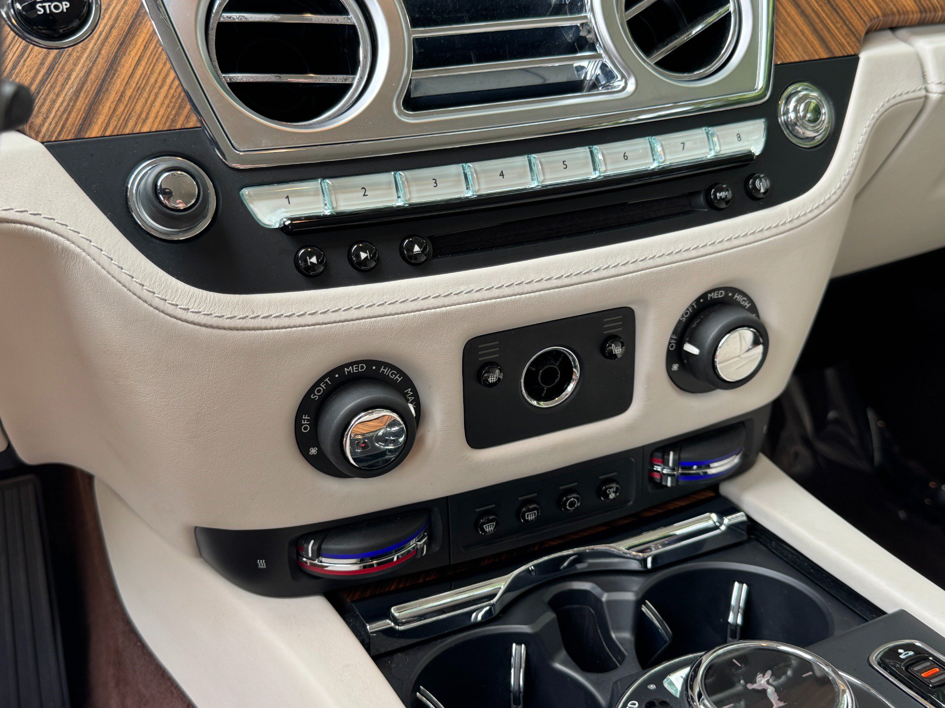 Used 2017 Rolls-Royce Wraith RWD image 47