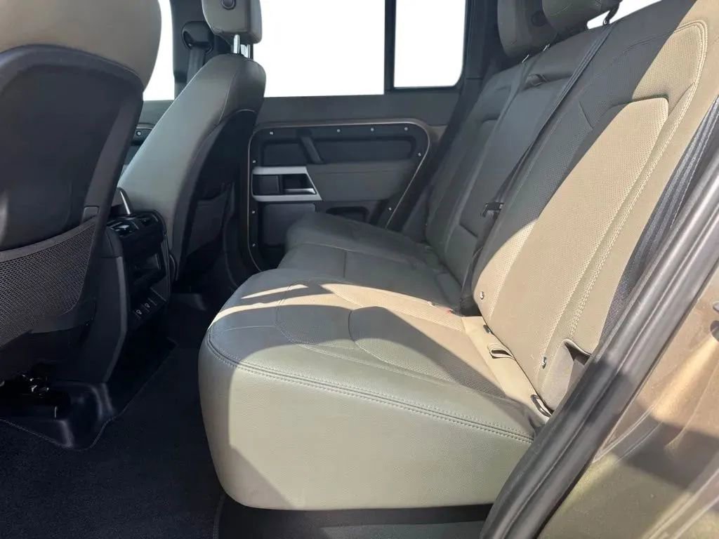 Used 2023 Land Rover Defender 110 S AWD/4WD image 17