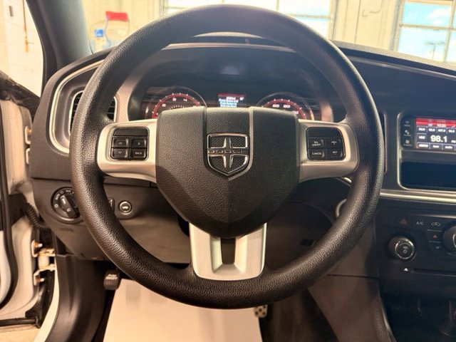 Used 2013 Dodge Charger SE RWD image 10