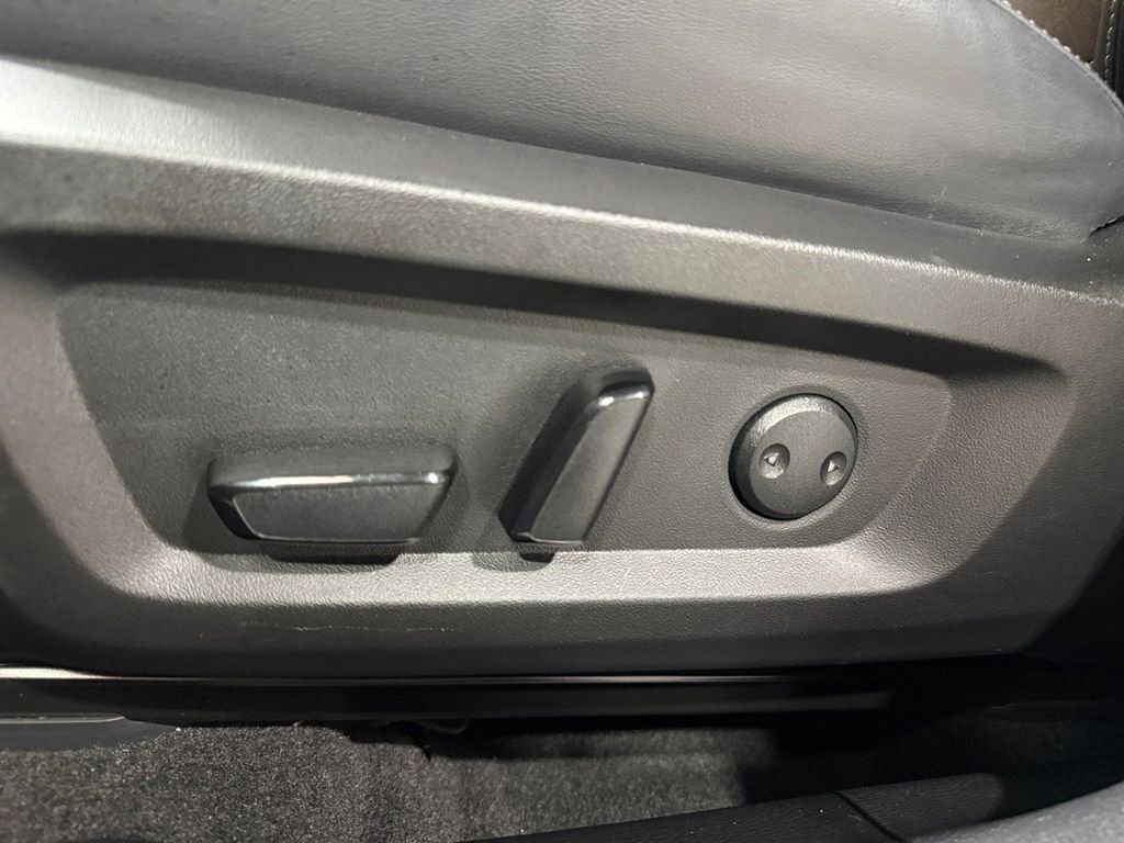 Used 2023 Mitsubishi Outlander SE image 25